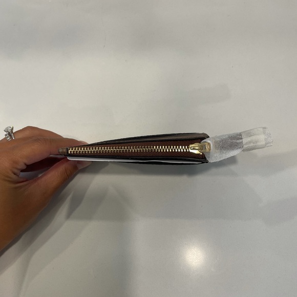 Band new Coach card case - Picture 3 of 6